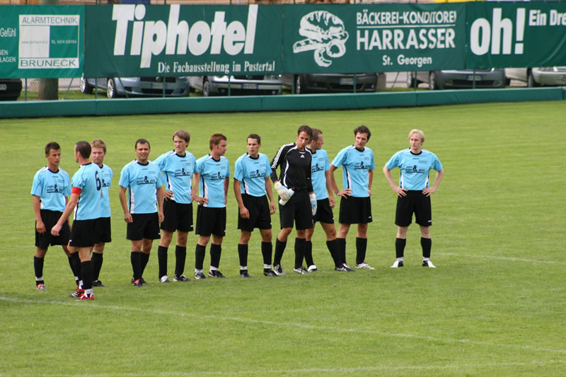 gal/Stadtturnier2007 - Spiel um Platz3 gegen Ahrntal/2007-08-12 SVR gg. SSV Ahrntal beim Stadtrurnier 010.jpg